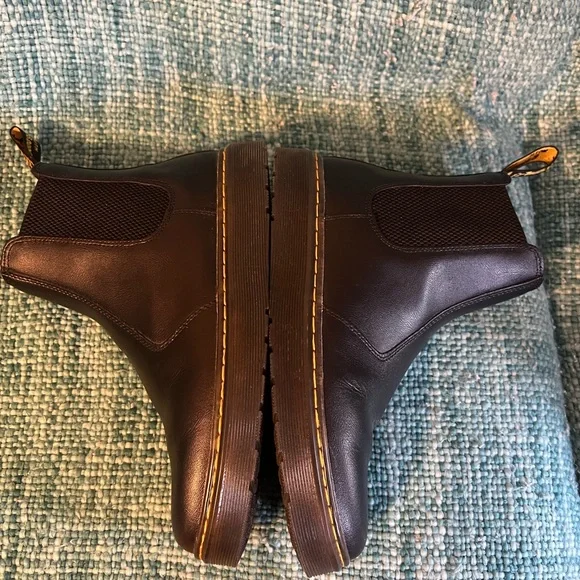 Dr. Martens 2976 Chelsea Boot - Women's Color Black Size 9 - Picture 4 of 8